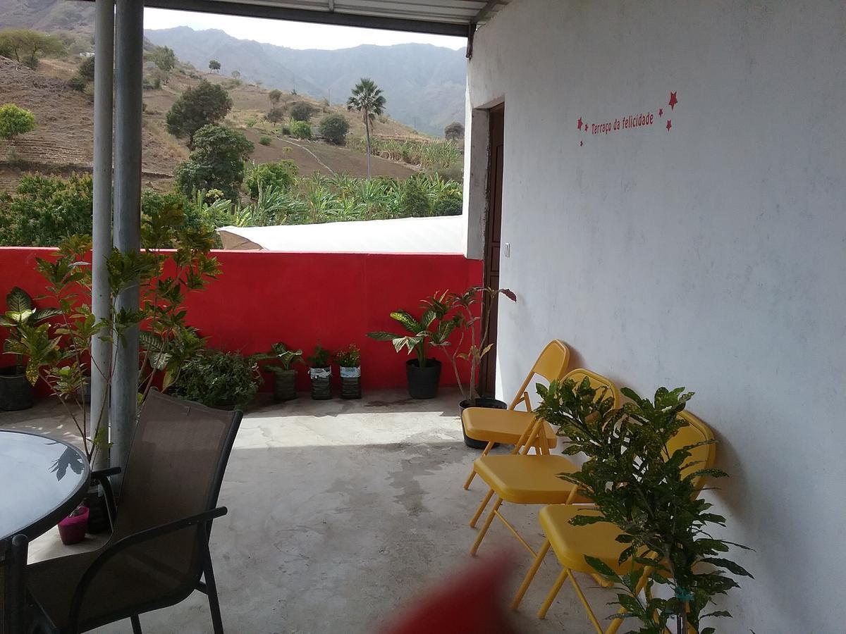 Pensao Simao & Julia Bed & Breakfast Orgaos Екстериор снимка